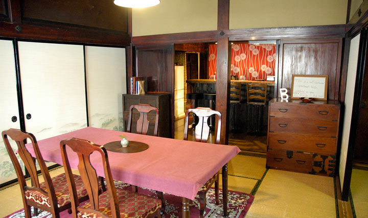 和モダンの内装