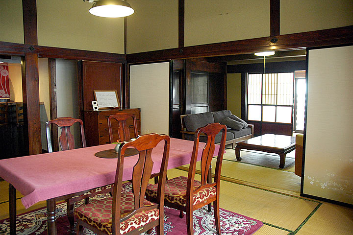 ダイニングからリビング